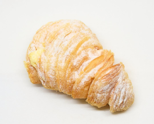Sfogliatella con Crema Chantilly